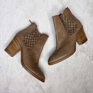 AQUATALIA / Frannie taupe tan braided leather heeled ankle booties / 8.5